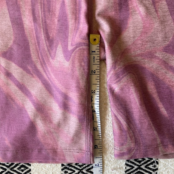 Beyond Yoga pink swirl/tie-dye bike shorts - small - Picture 7 of 10